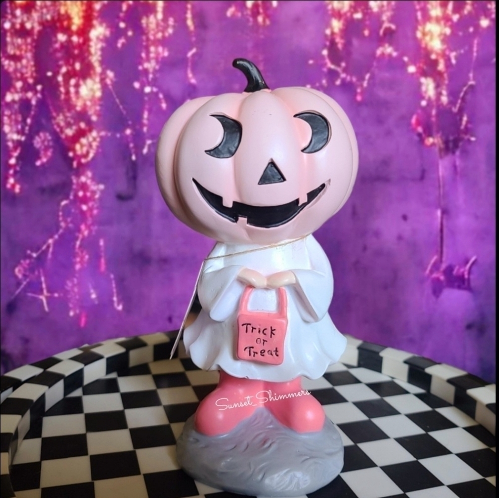 Goblin & Ghoul Pink Pumpkin Trick Or Treat Girl Halloween Decor TikTok 8.5" New
